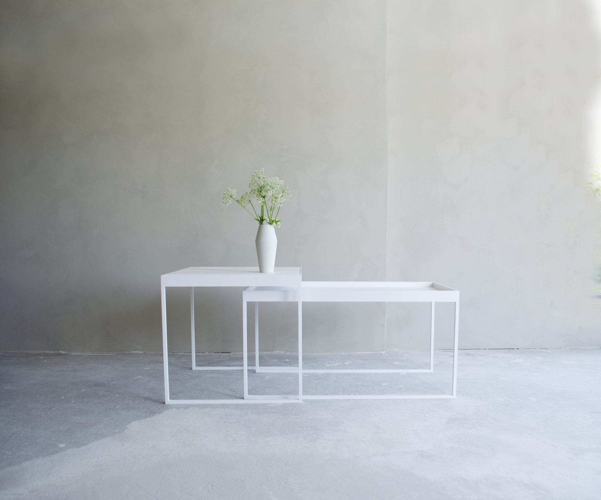 DIS COFFEE TABLE