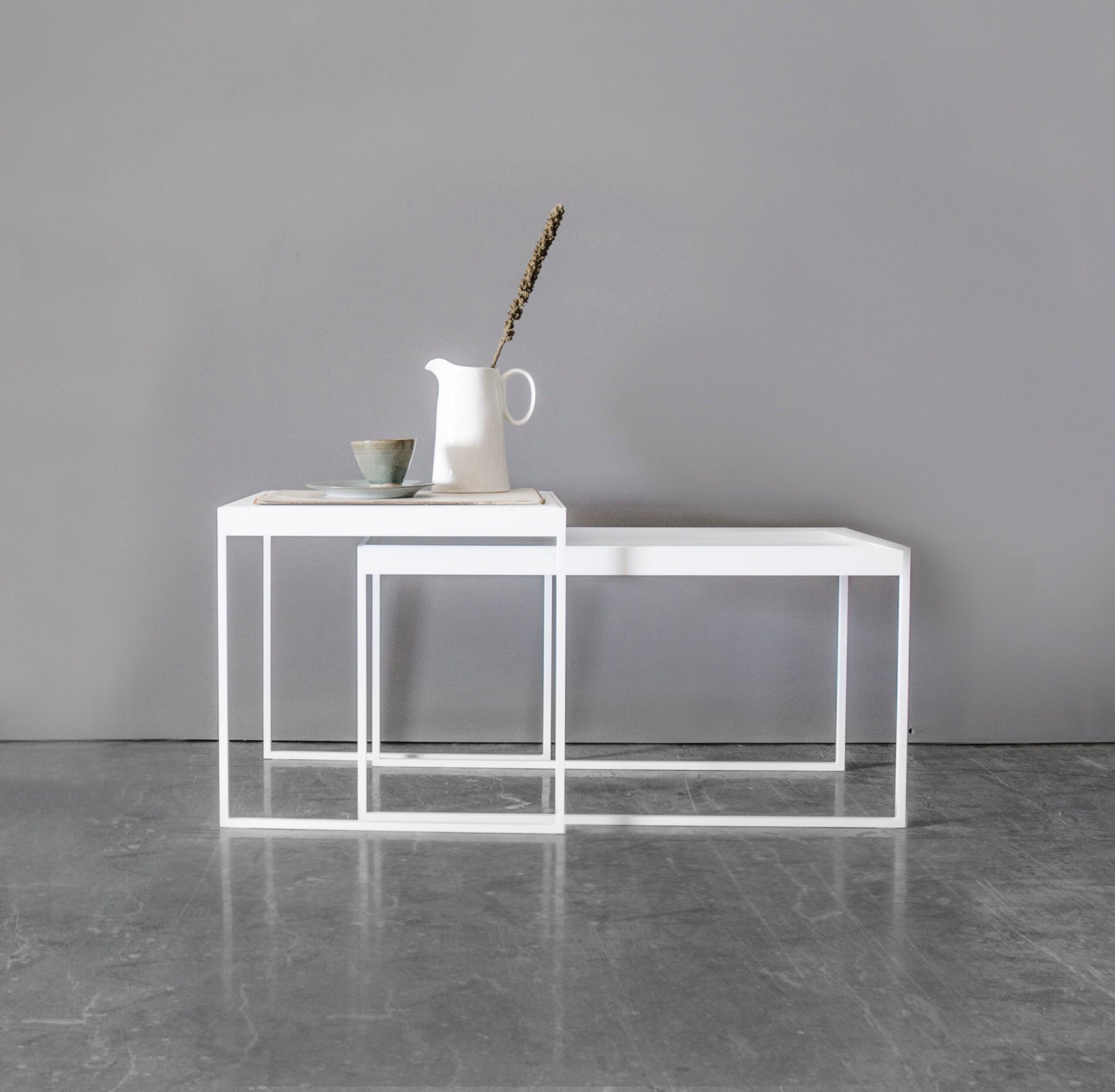 DIS COFFEE TABLE