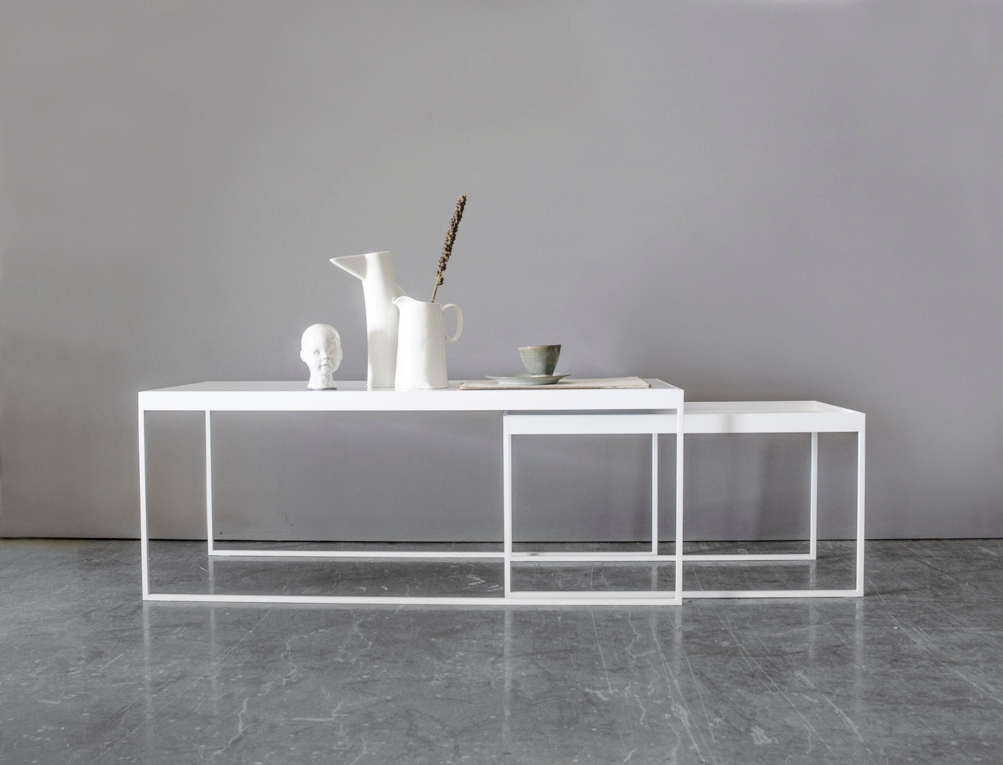 DIS COFFEE TABLE
